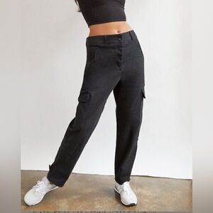 Aritzia Wilfred modern black cargo pant 6